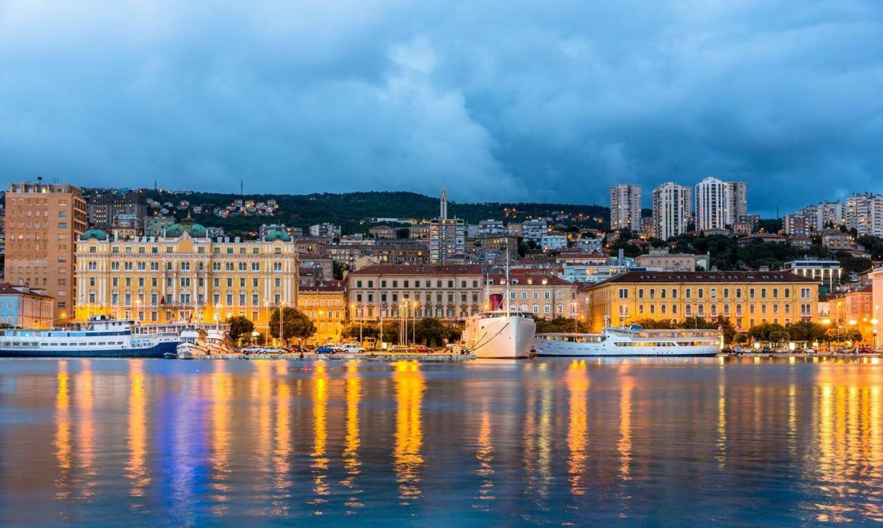 Deluxe Apartment Marina With A Private Parking Rijeka Ngoại thất bức ảnh