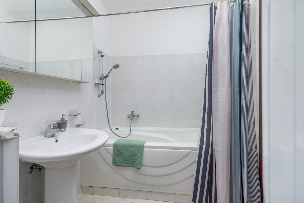 Deluxe Apartment Marina With A Private Parking Rijeka Ngoại thất bức ảnh
